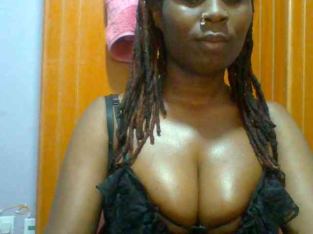 Sweet-petite webcam
