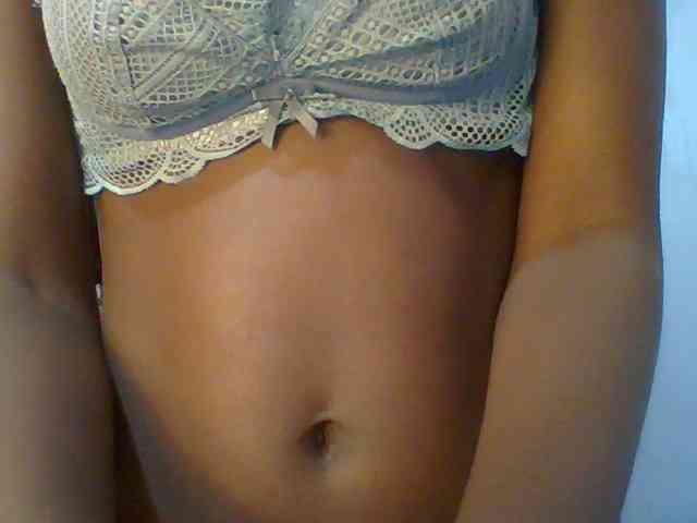 Sweet-petite webcam