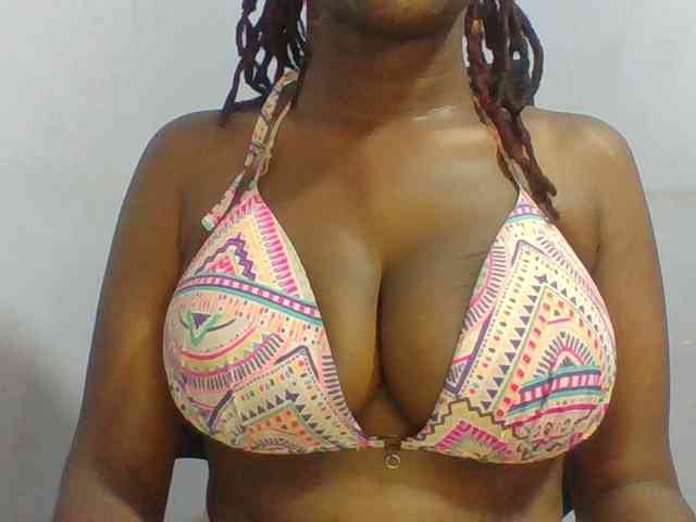 Sweet-petite webcam