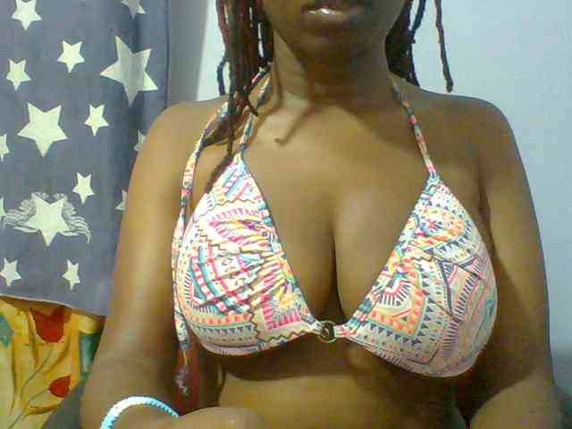 Sweet-petite webcam