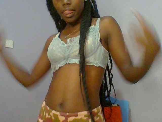 Sweet-petite webcam