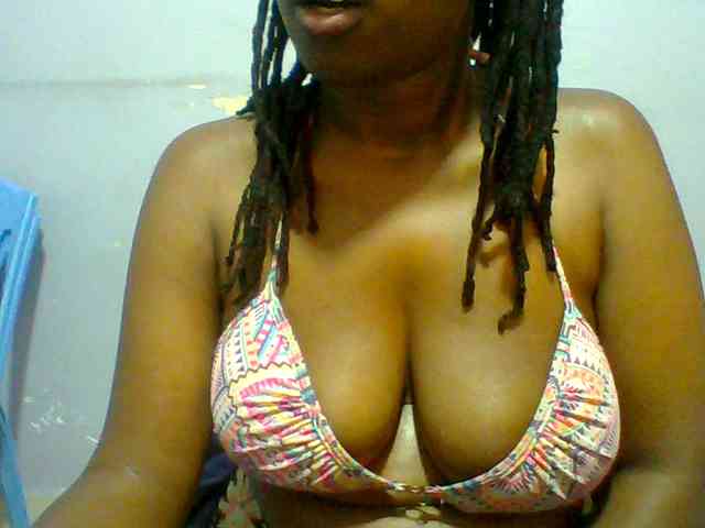Sweet-petite Sweet-petite
