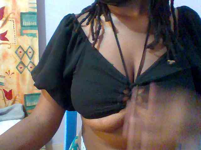Sweet-petite webcam