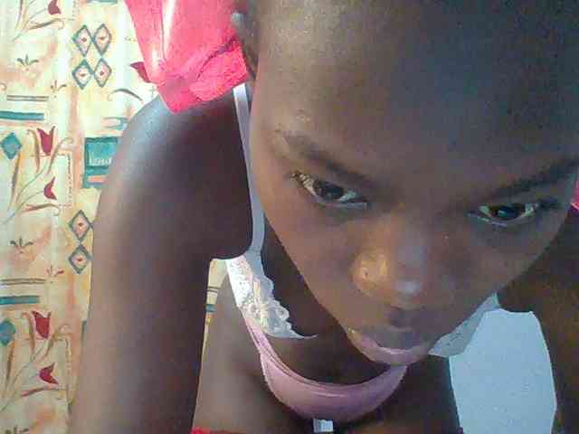 Sweet-petite Sweet-petite