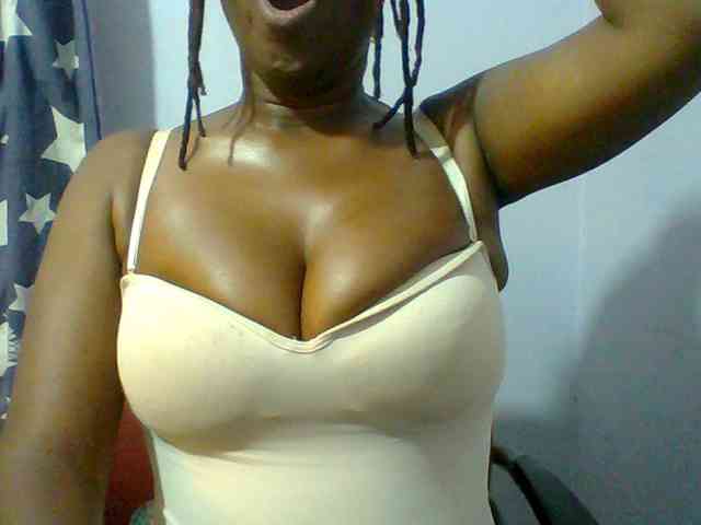 Sweet-petite webcam