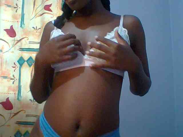 Sweet-petite webcam