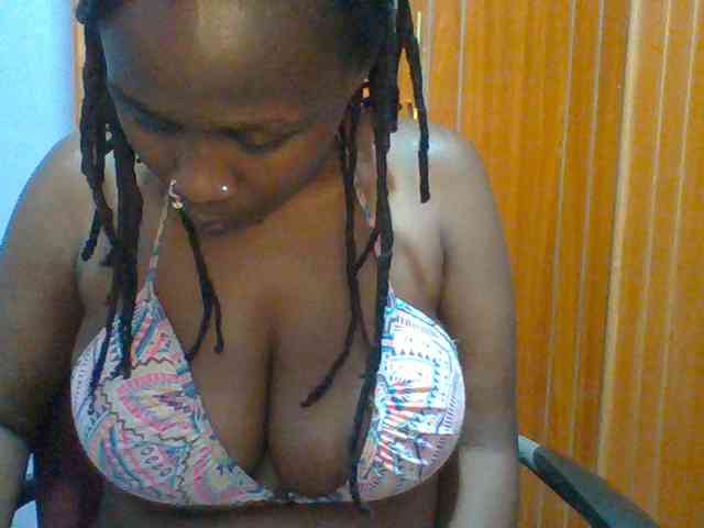 Sweet-petite webcam