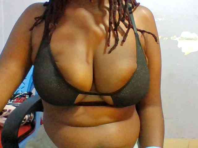 Sweet-petite webcam