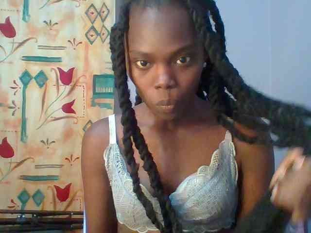 Sweet-petite webcam