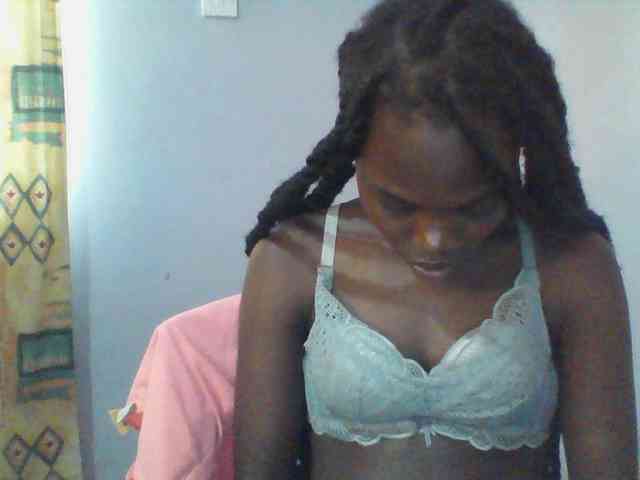 Sweet-petite webcam