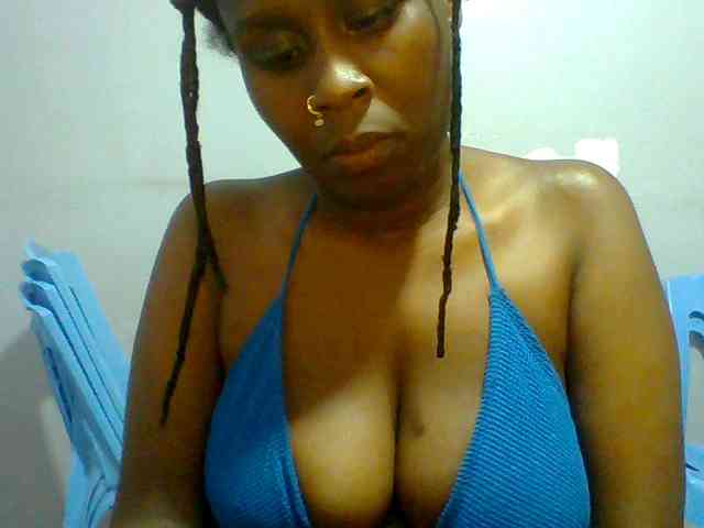 Sweet-petite webcam
