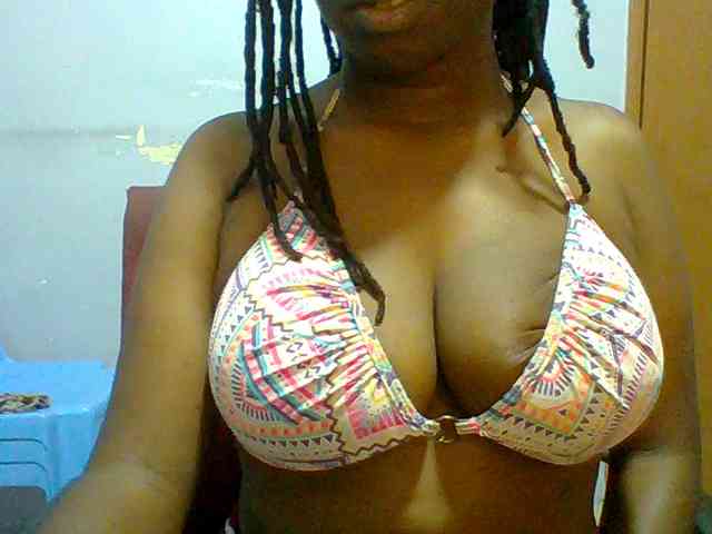Sweet-petite webcam