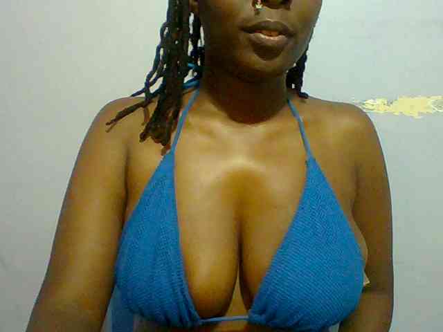 Sweet-petite webcam