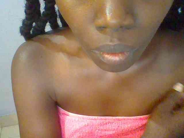 Sweet-petite webcam