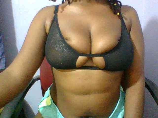 Sweet-petite webcam