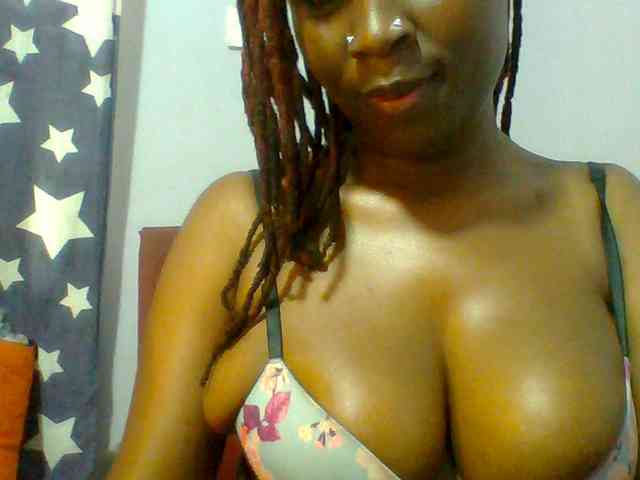 Sweet-petite webcam