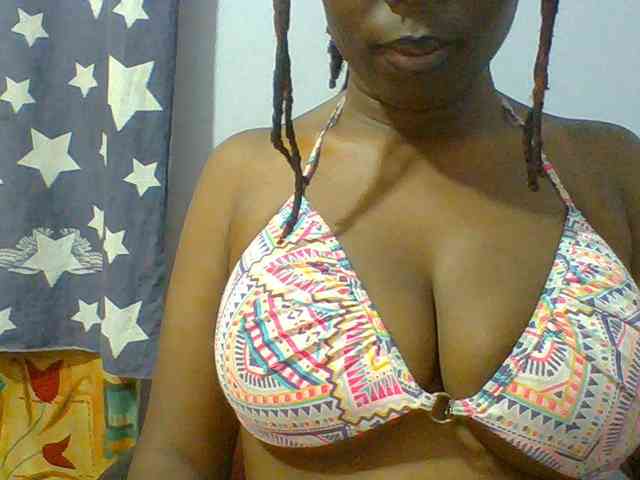 Sweet-petite webcam