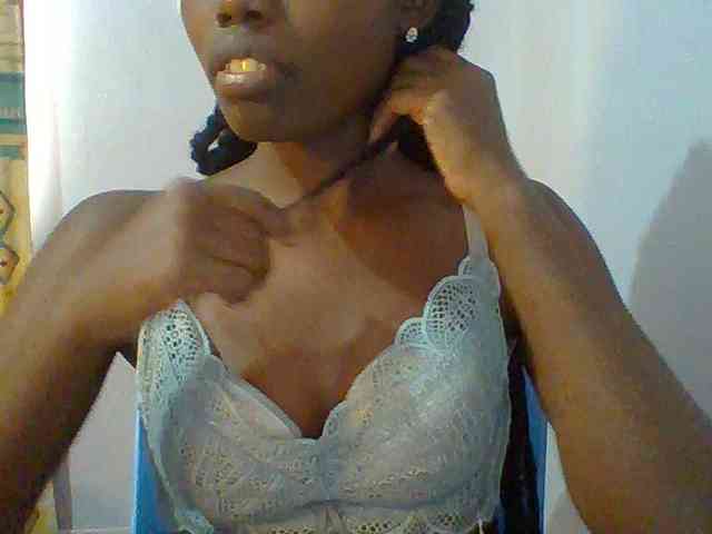 Sweet-petite webcam