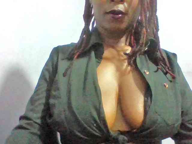Model: sweet-petite