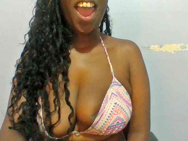 Sweet-petite webcam