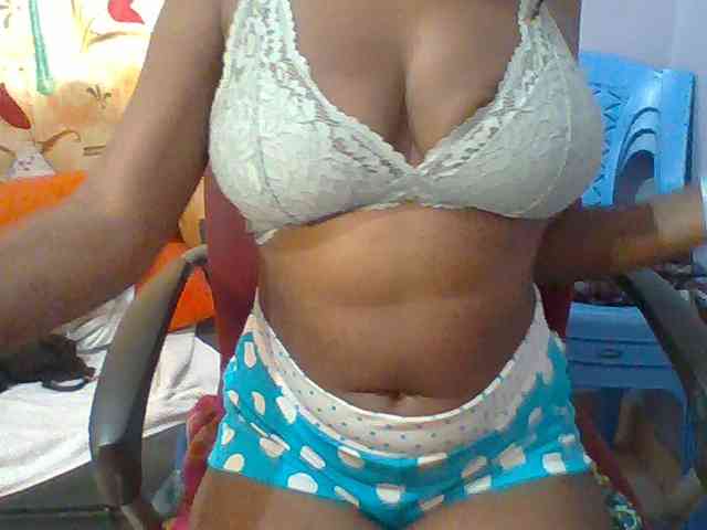 Sweet-petite webcam