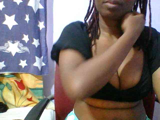 Sweet-petite webcam