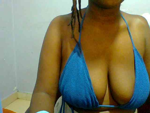 Sweet-petite webcam