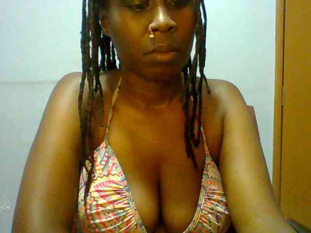 Sweet-petite webcam