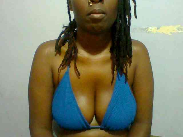 Sweet-petite Sweet-petite