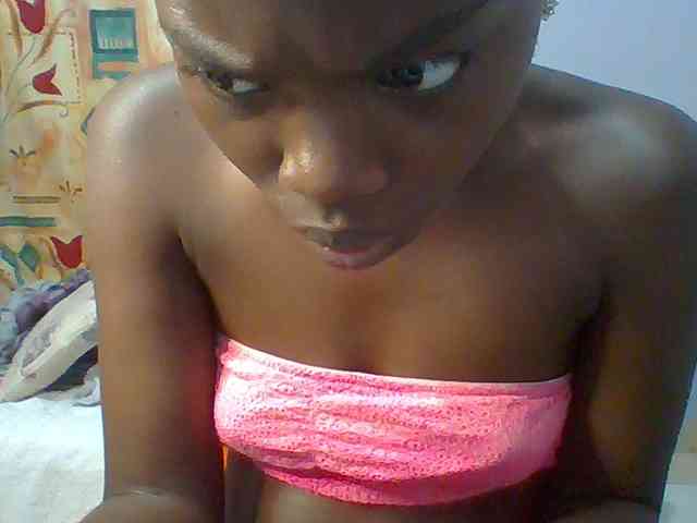 Sweet-petite webcam