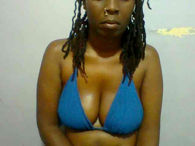 Sweet-petite webcam
