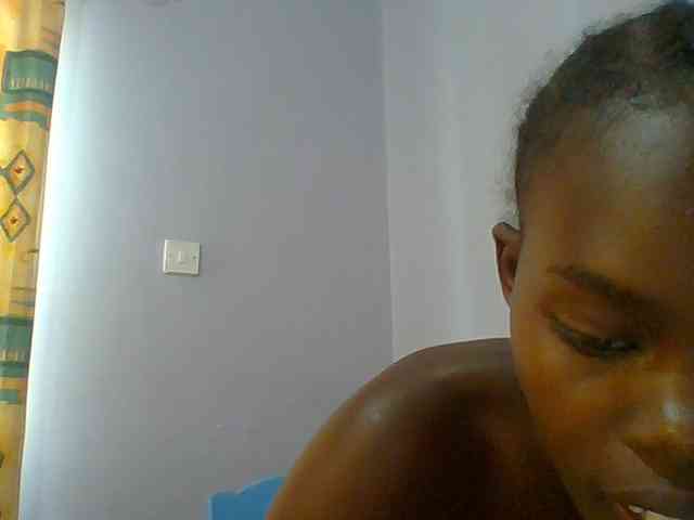 Sweet-petite webcam