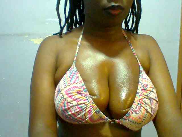 Sweet-petite Live Webcam on BongaCams