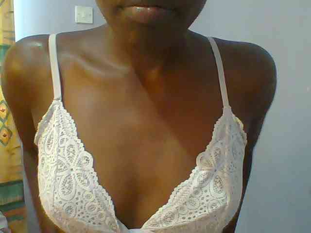 Sweet-petite webcam