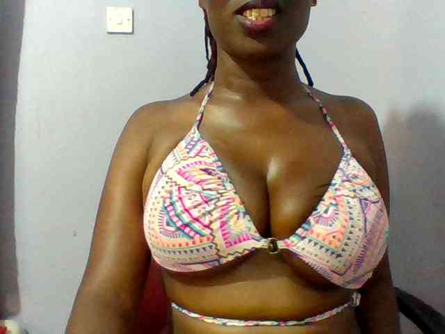 Sweet-petite Sweet-petite