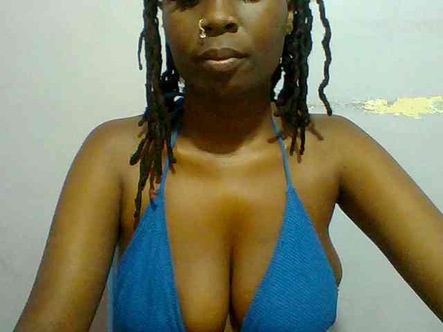 Sweet-petite webcam