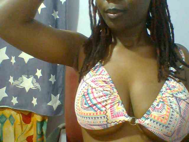 Sweet-petite webcam