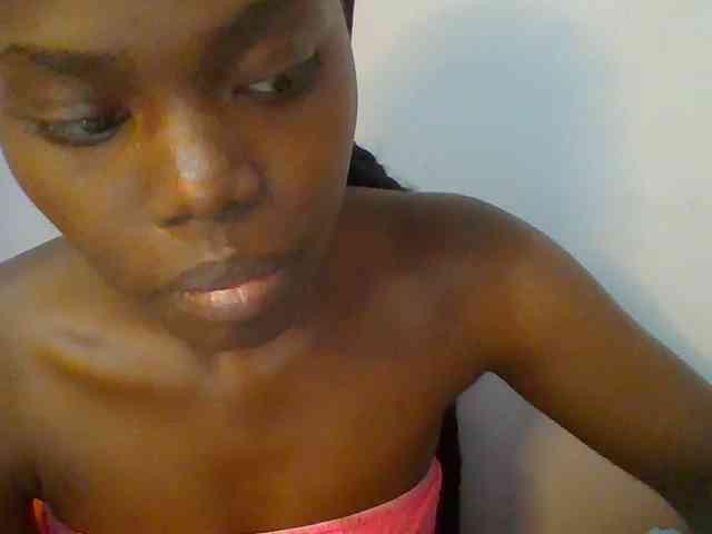 Sweet-petite webcam