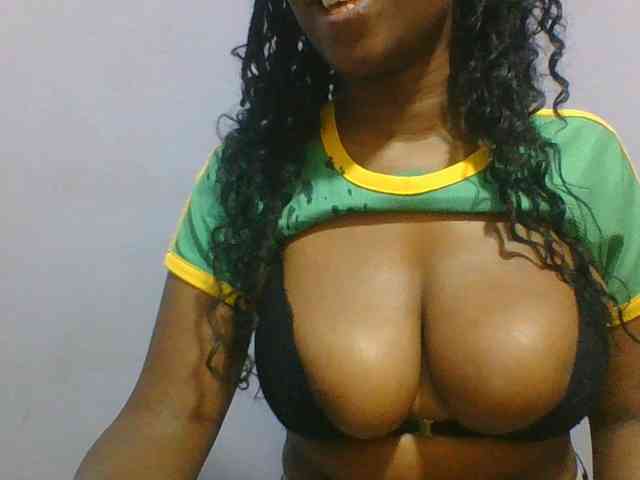 Sweet-petite webcam