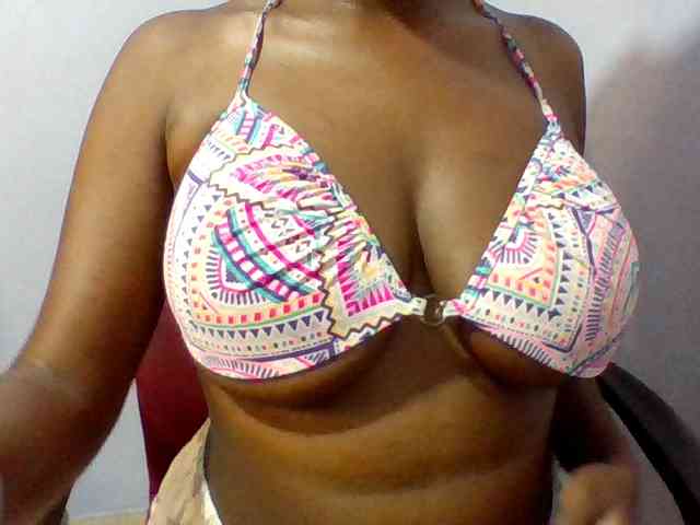 Sweet-petite webcam