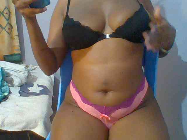 Sweet-petite webcam