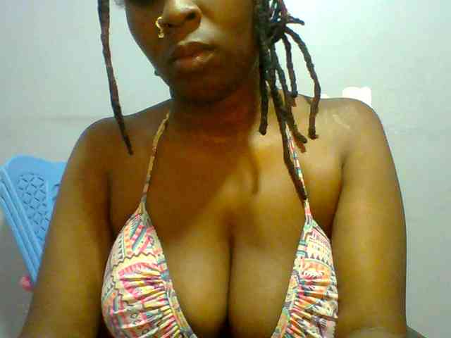 Sweet-petite Sweet-petite