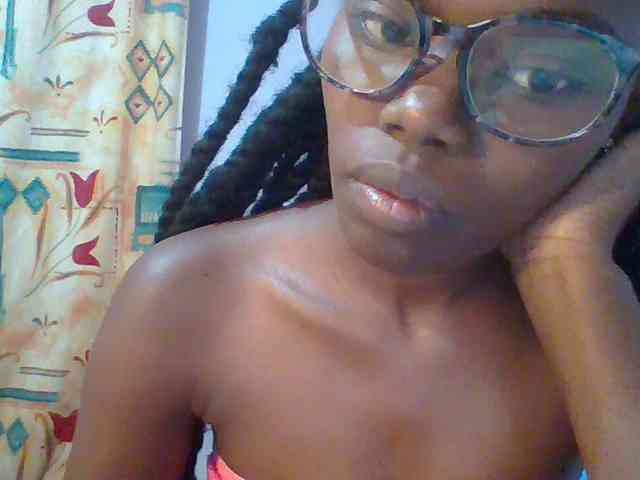 Sweet-petite webcam