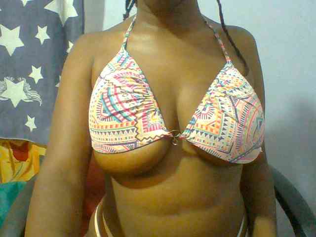 Sweet-petite webcam