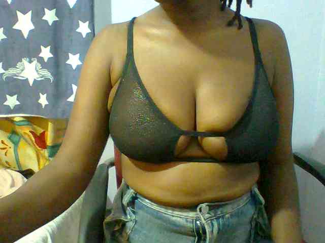 Sweet-petite webcam
