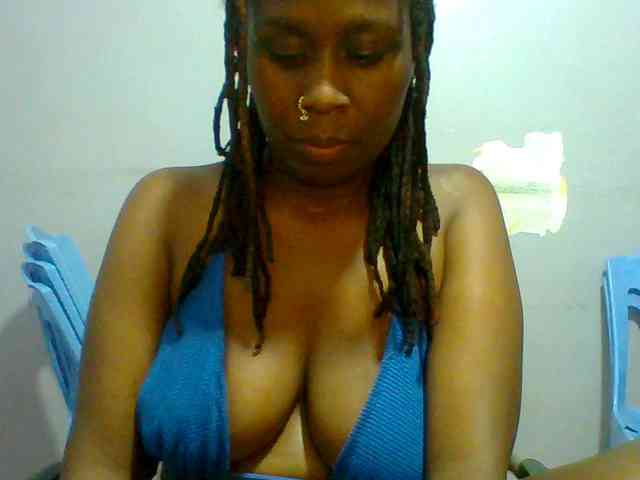 Sweet-petite webcam