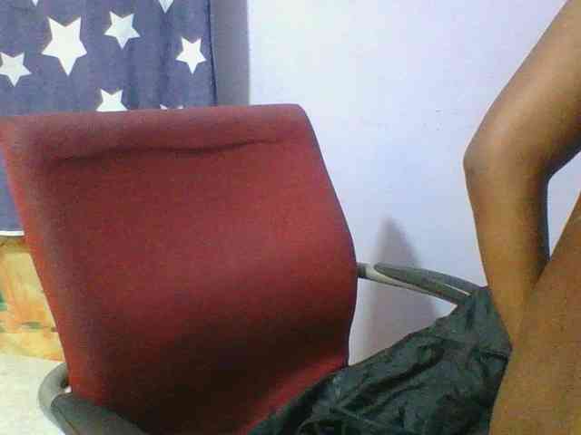 Sweet-petite webcam