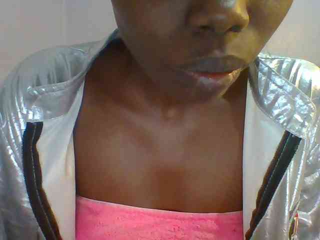 Sweet-petite webcam