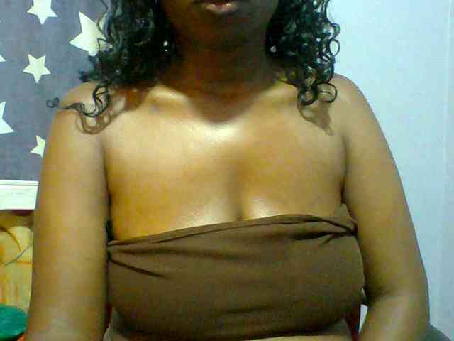 Sweet-petite webcam