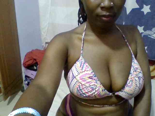 Sweet-petite webcam